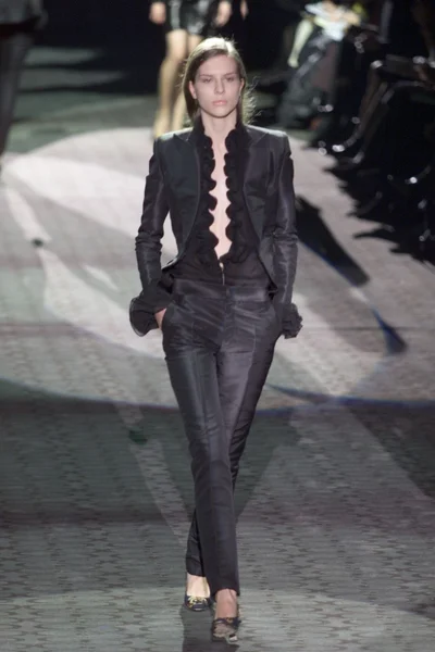 Look 11